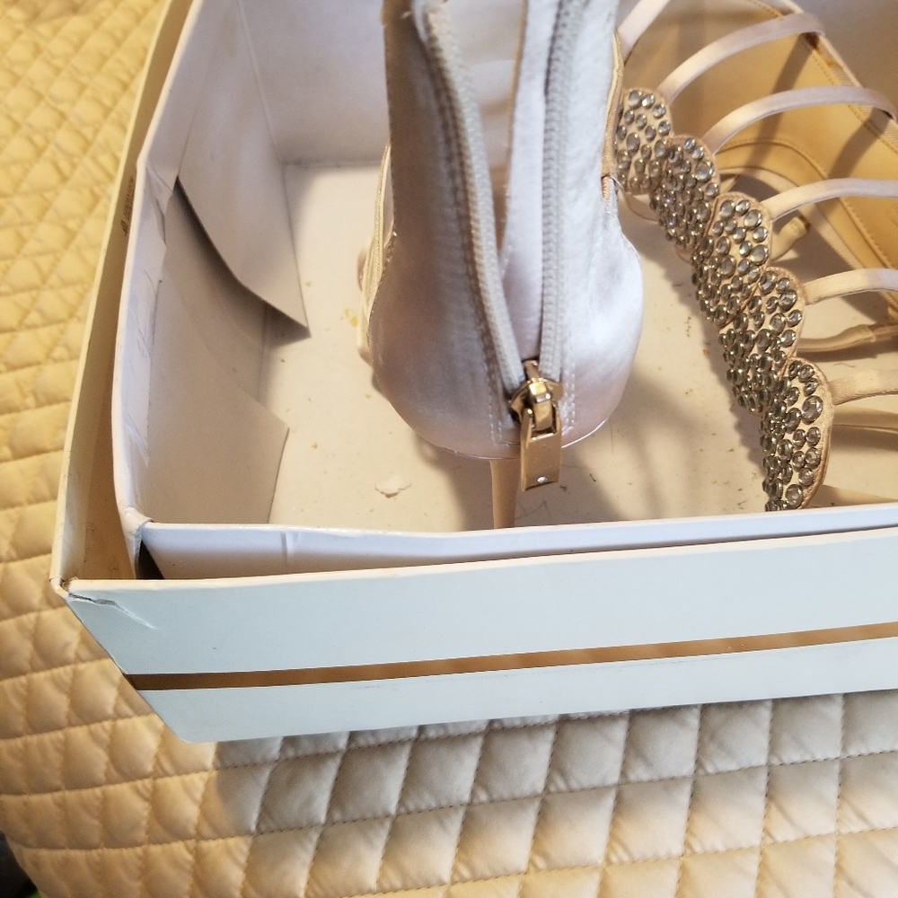 Shoes - Picture 2 of 5